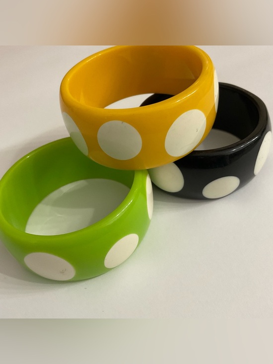 Vintage Resin Polka Dot Bangle Bracelet Set of 3 Black Yellow Green - Picture 5 of 7